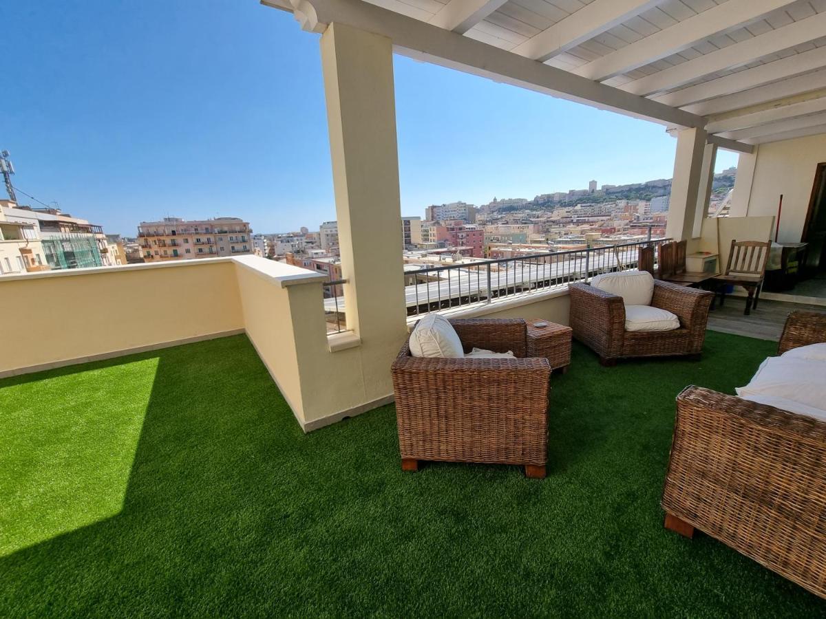 Apartmán Attico Panoramico Cagliari Exteriér fotografie